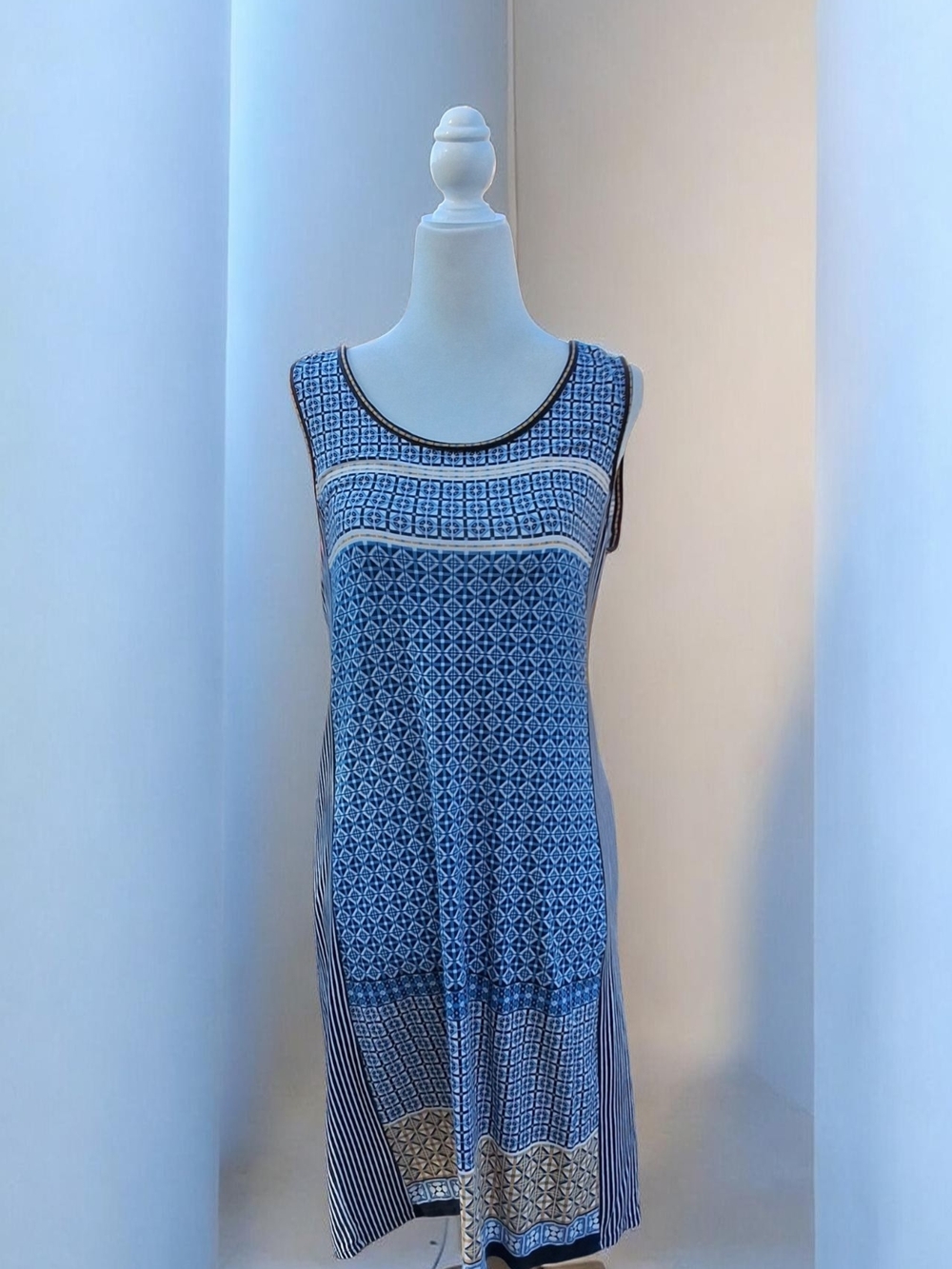Max Studio sleeveless geometric print midi dress, size small
